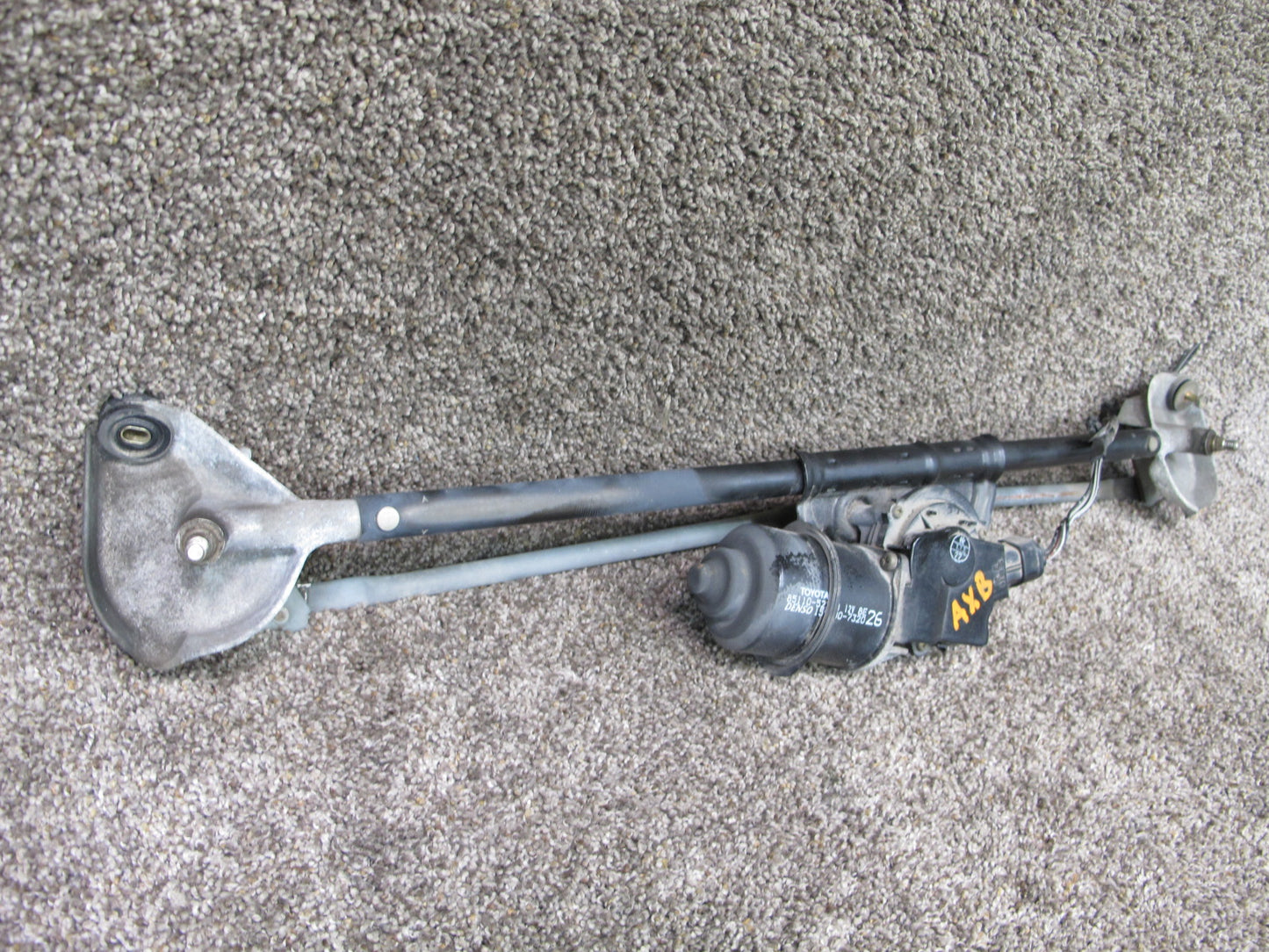 2004-2006 Scion xB Windshield Wiper Arm Linkage Assembly OEM