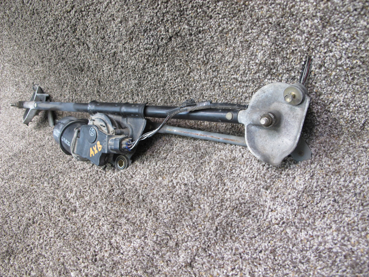 2004-2006 Scion xB Windshield Wiper Arm Linkage Assembly OEM