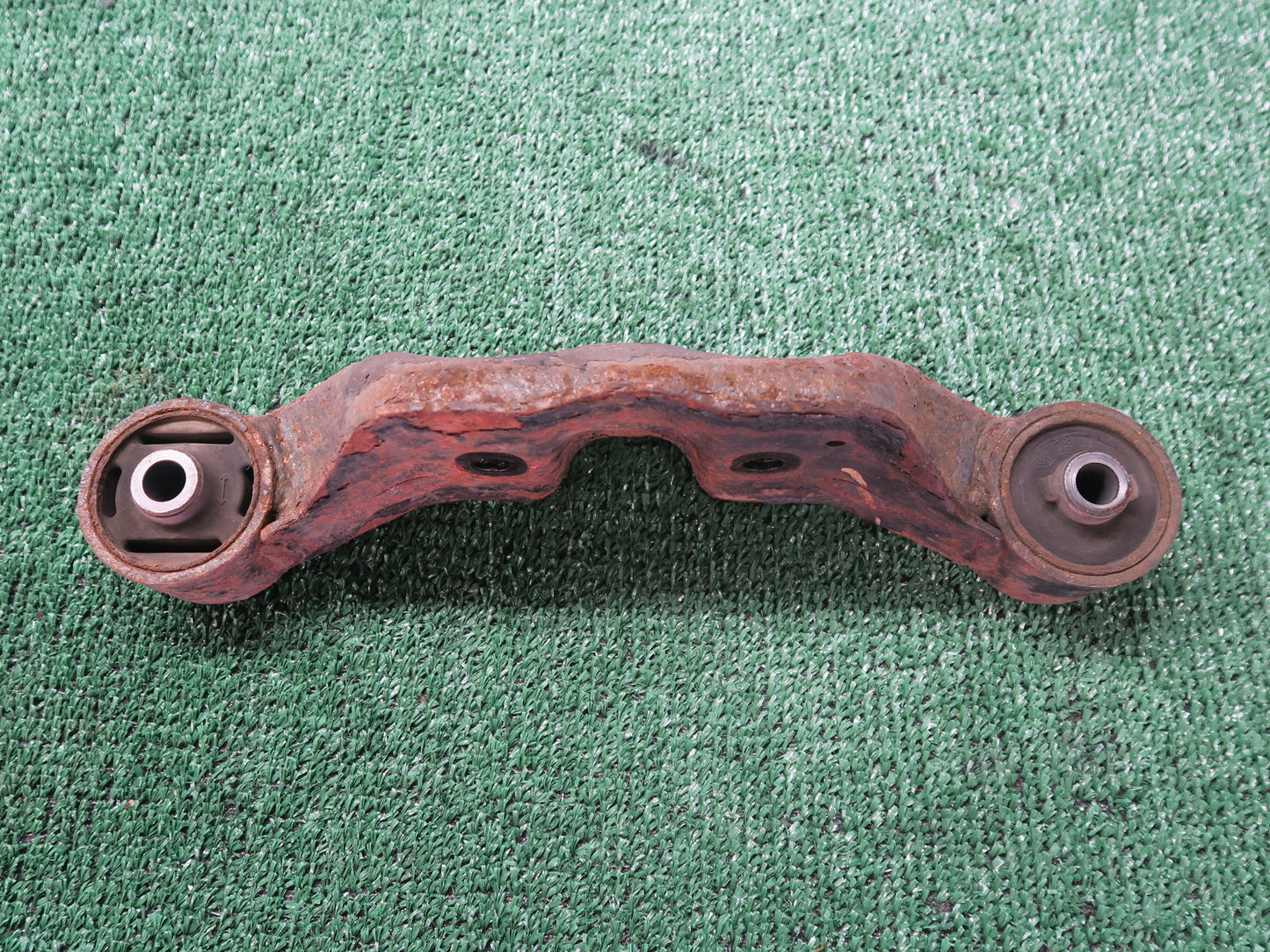 2005-2009 Subaru Legacy Differential Carrier Crossmember OEM