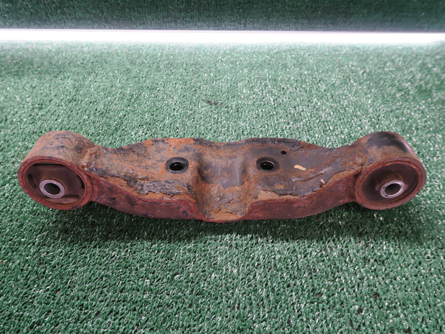 2005-2009 Subaru Legacy Differential Carrier Crossmember OEM