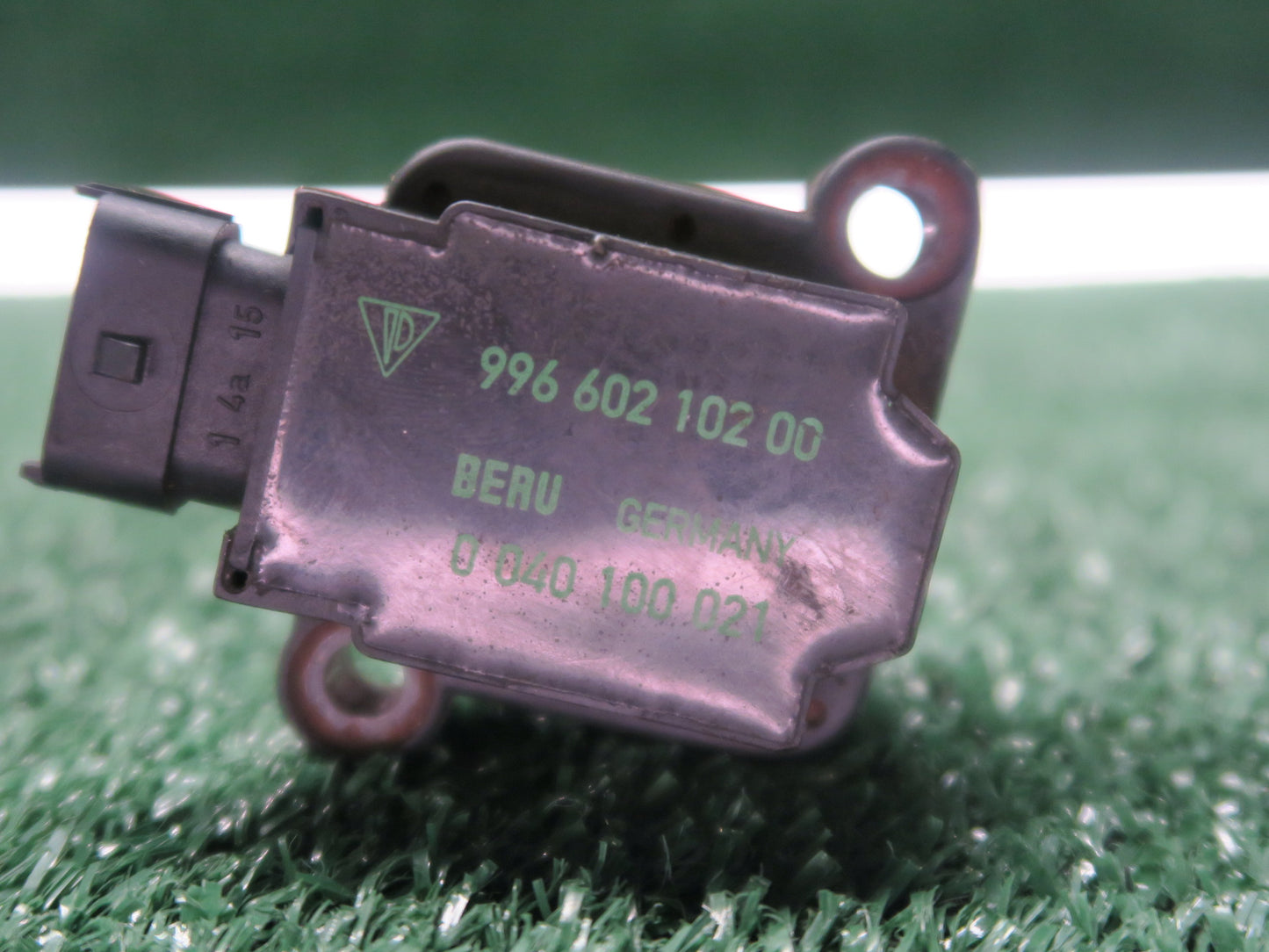 1997-2004 Porsche 911 (996) Ignition Coil Set of 6 996 602 102 00 Beru OEM