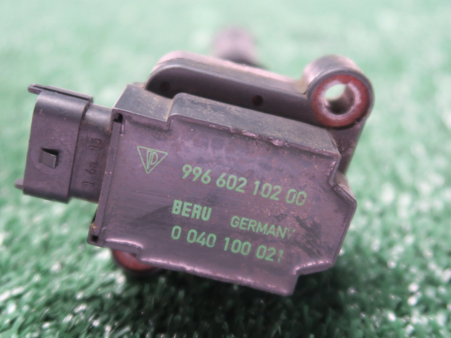 1997-2004 Porsche 911 (996) Ignition Coil Set of 6 996 602 102 00 Beru OEM