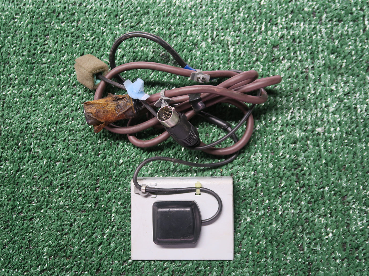 2005-2009 Subaru Legacy Outback GPS Antenna Module 86277AG12A OEM