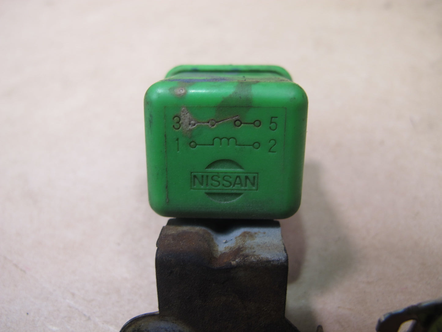 84-86 NISSAN Z31 300ZX FUEL PUMP  INJECTION RELAY MODULE 25230-C9965 OEM