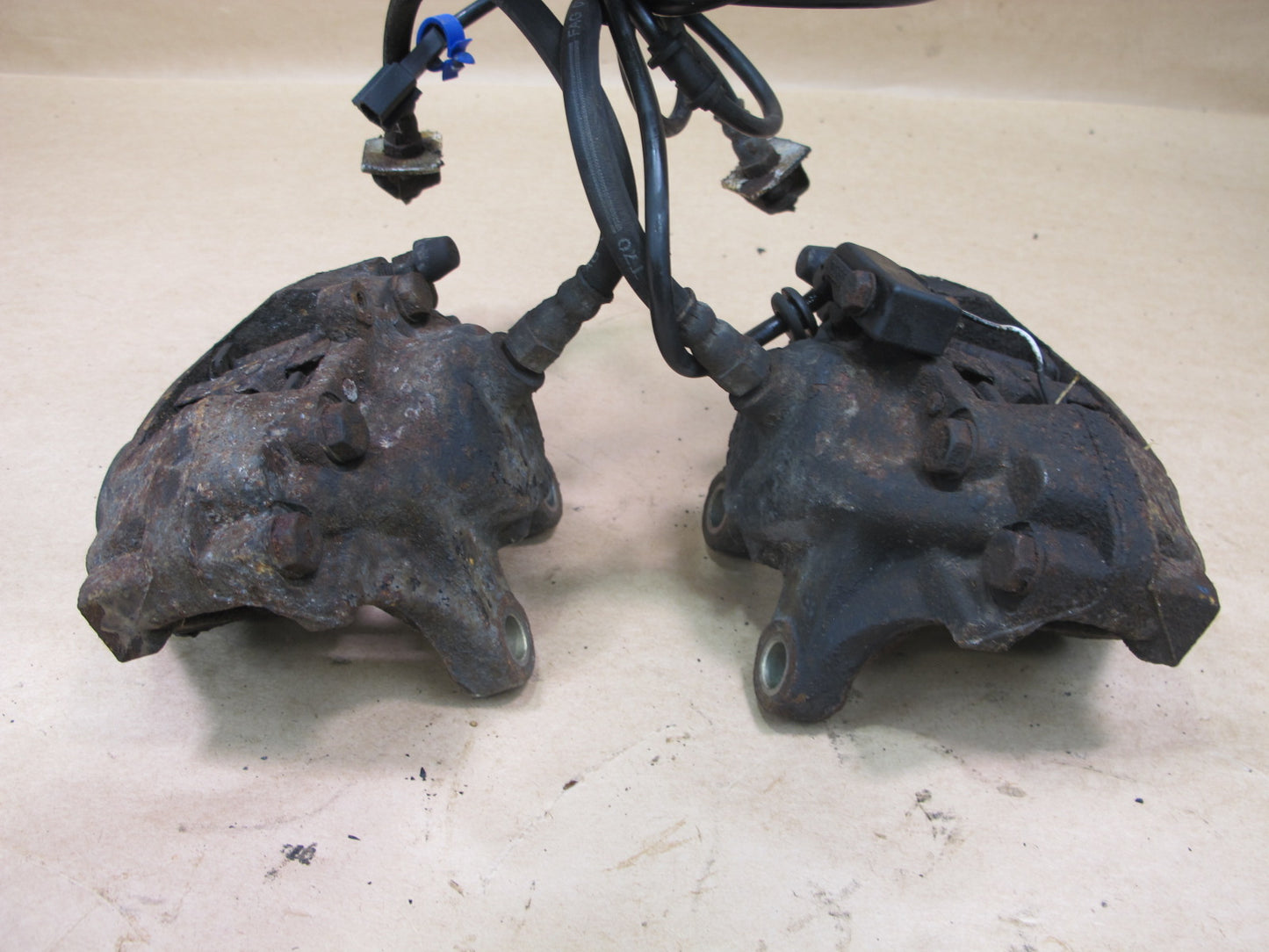 94-99 MERCEDES W140 SET OF 2 REAR LEFT & RIGHT BRAKE CALIPER OEM