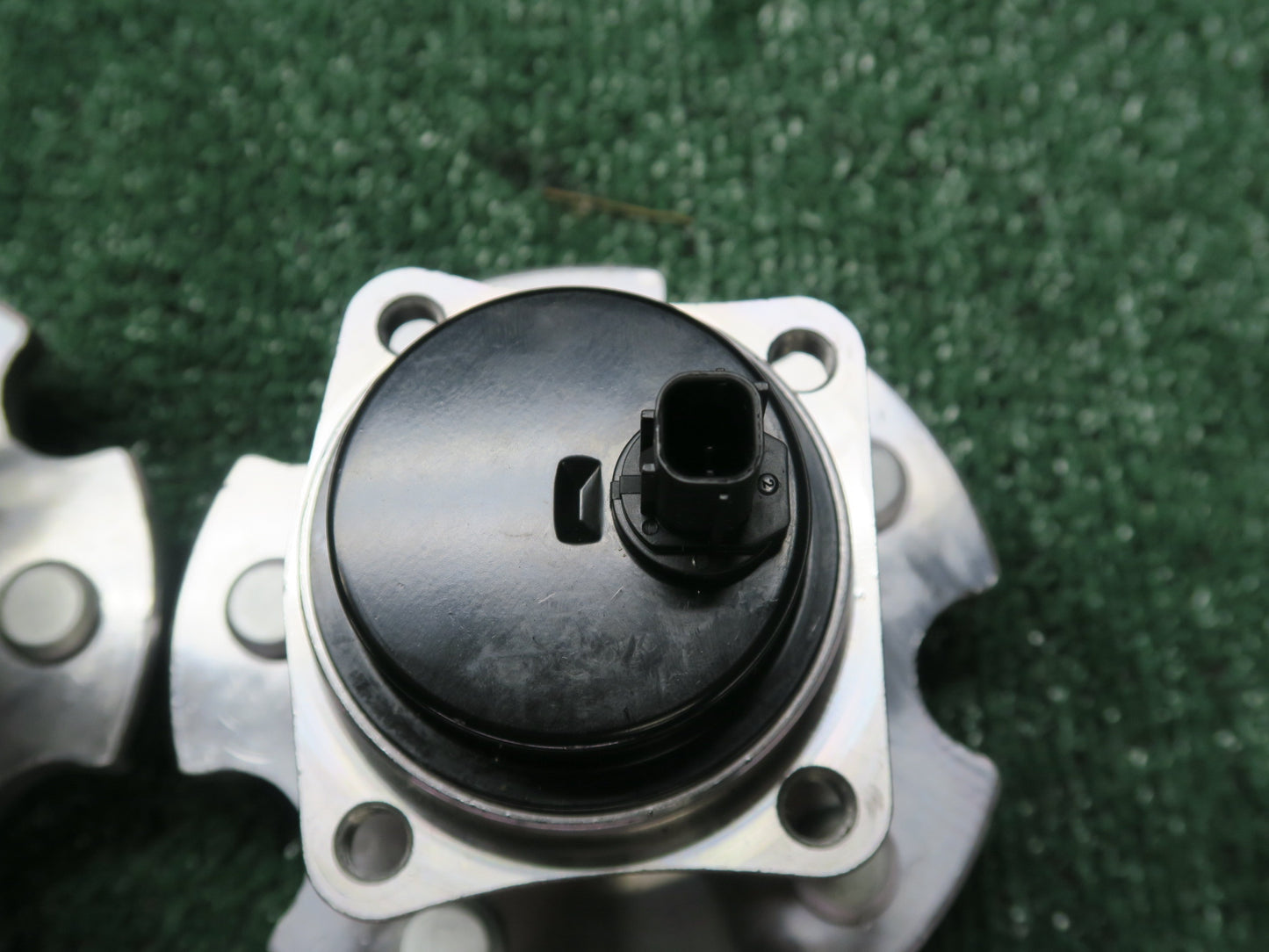 2009-2013 Toyota Matrix CRS Rear Wheel Hub Bearing Set of 2