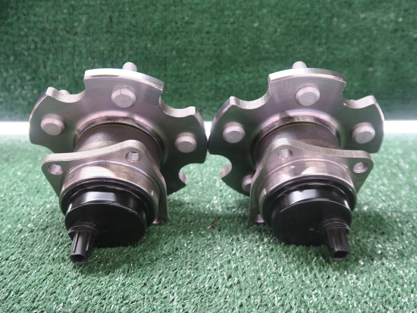 2009-2013 Toyota Matrix CRS Rear Wheel Hub Bearing Set of 2