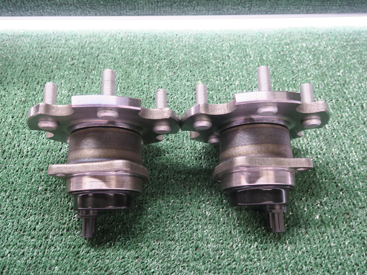 2009-2013 Toyota Matrix CRS Rear Wheel Hub Bearing Set of 2