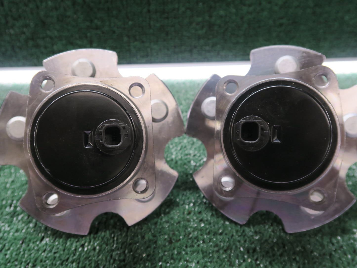 2009-2013 Toyota Matrix CRS Rear Wheel Hub Bearing Set of 2
