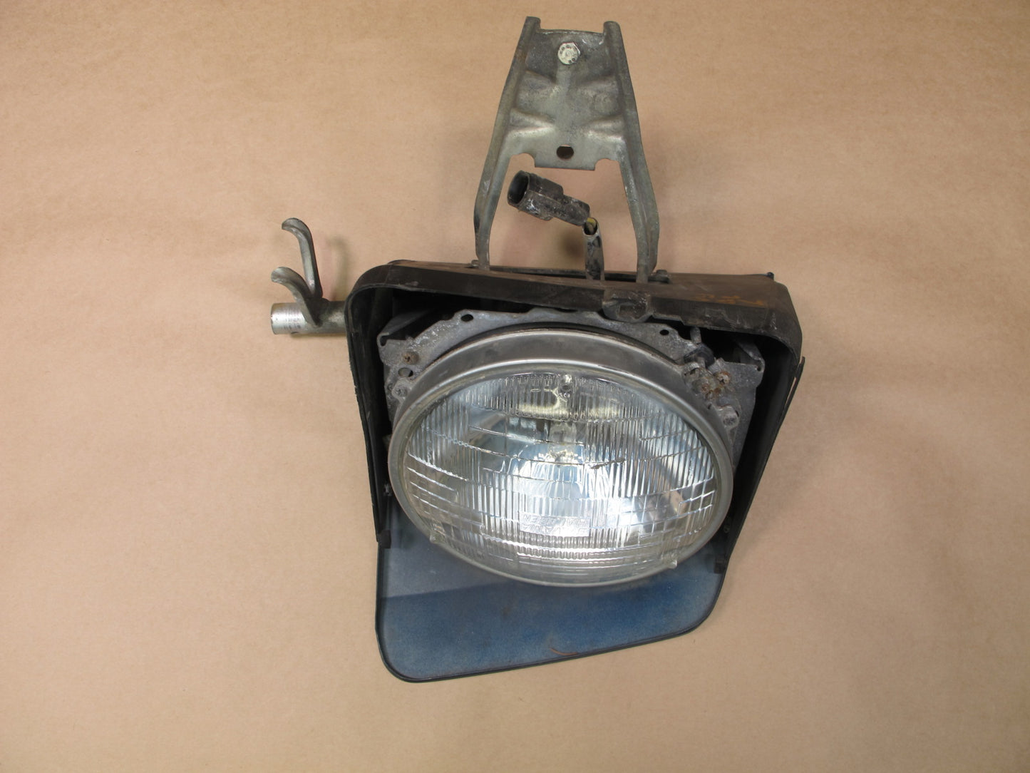 84-91 Porsche 944 Front Right Passenger Side Headlight Lamp Assembly OEM