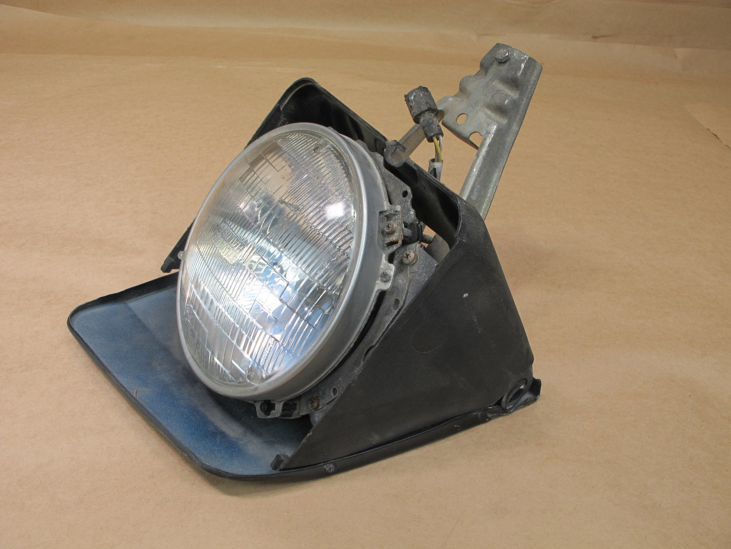 84-91 Porsche 944 Front Right Passenger Side Headlight Lamp Assembly OEM