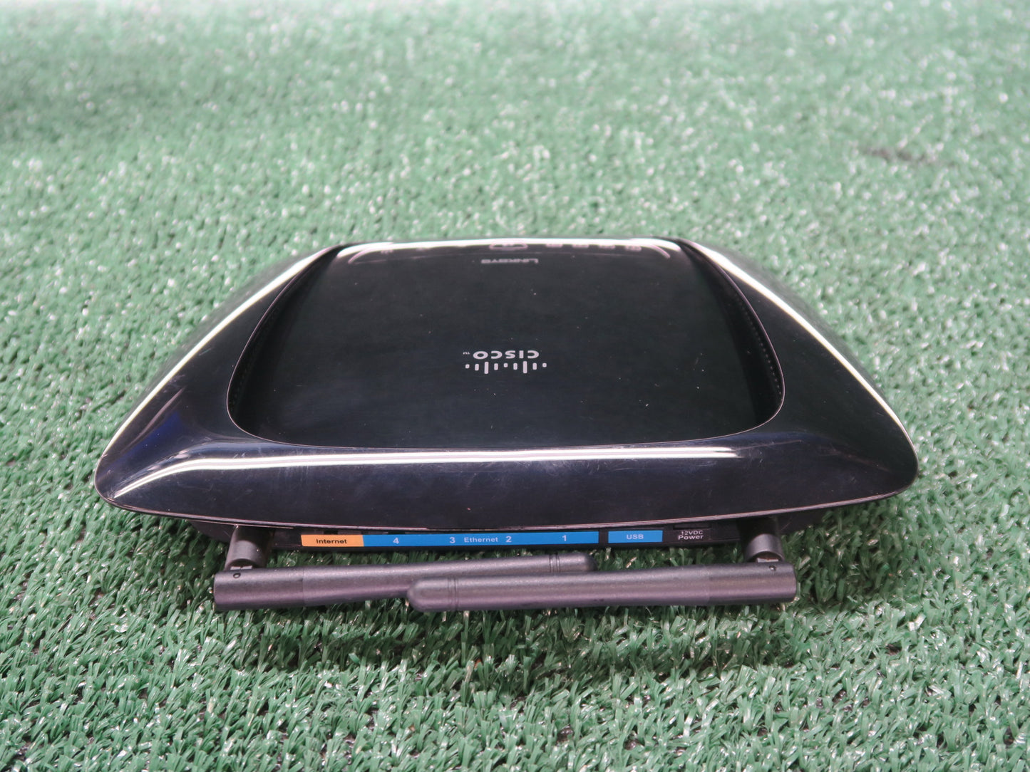 CISCO LINKSYS WRT160NL 4-PORT ETHERNET WIRELESS-N BROADBAND ROUTER W/ ADAPTER