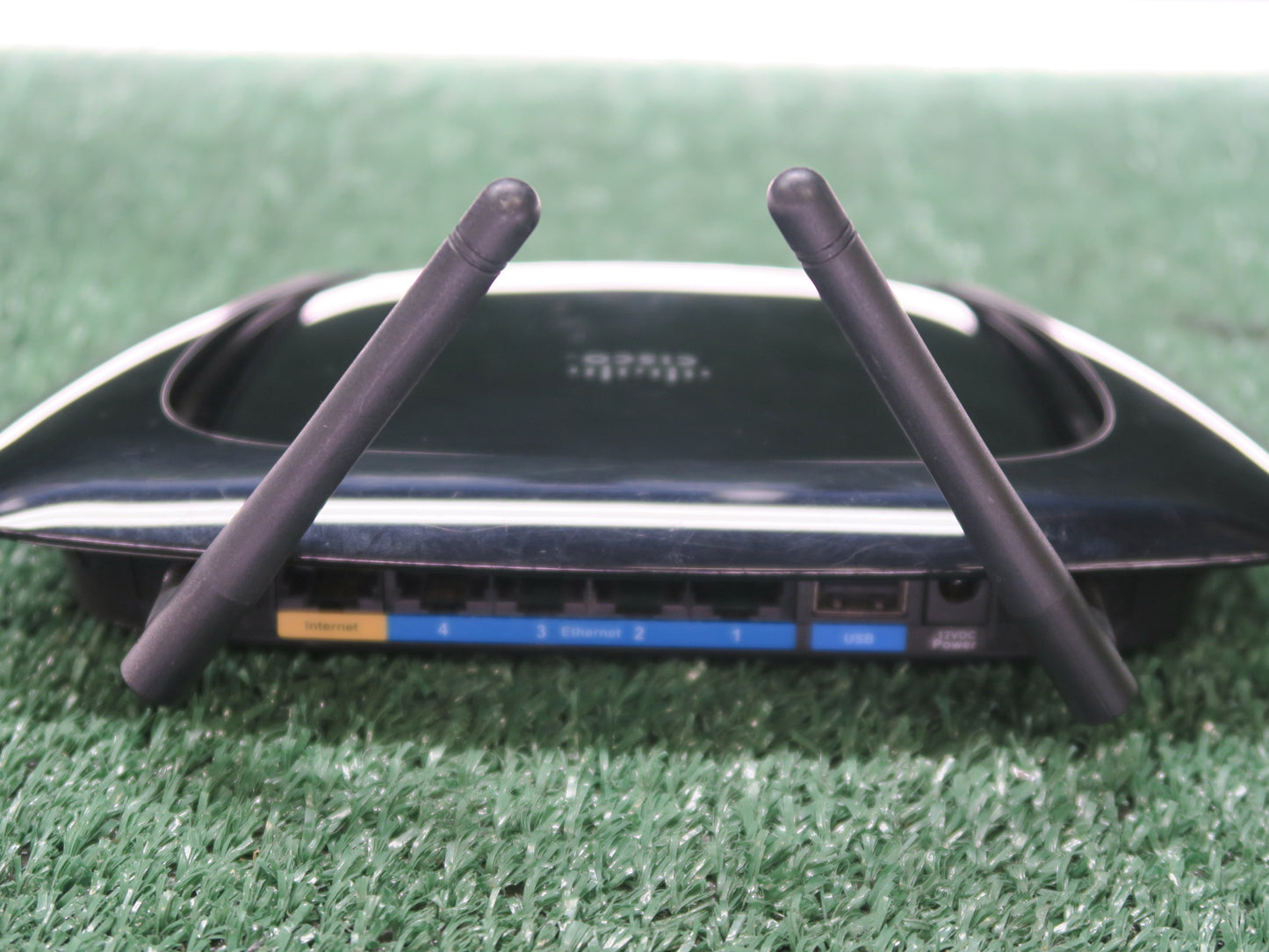 CISCO LINKSYS WRT160NL 4-PORT ETHERNET WIRELESS-N BROADBAND ROUTER W/ ADAPTER