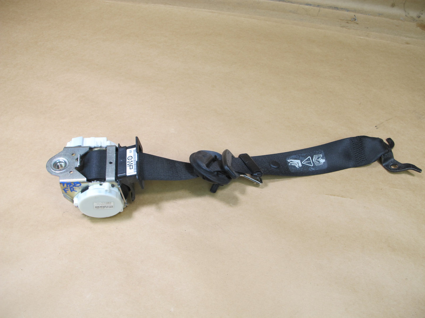 07-11 BMW E90 E91 3-SERIES FRONT RIGHT PASSENGER SIDE SEATBELT RETRACTOR OEM