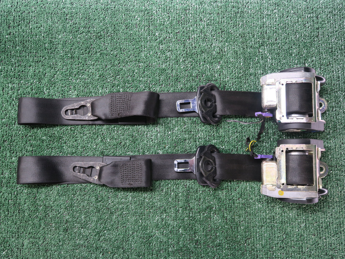 03-05 AUDI B6 A4 S4 FRONT RIGHT & LEFT SIDE SEATBELT RETRACTOR SET OEM