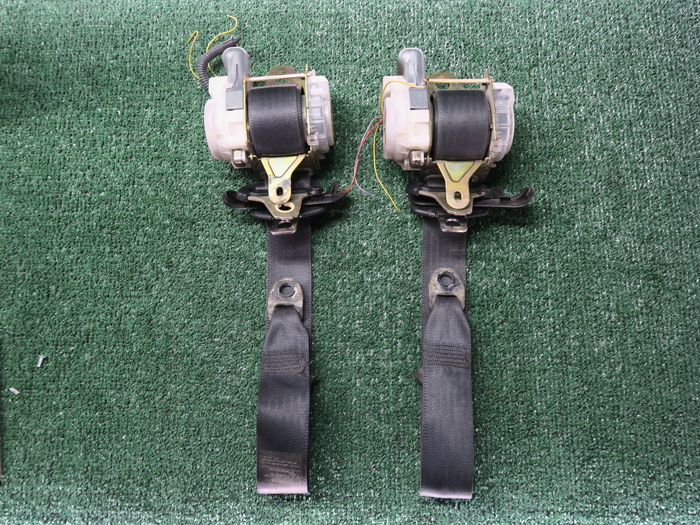 02-08 LEXUS SC430 Z40 FRONT LEFT & RIGHT SIDE SEATBELT RETRACTOR SET OEM