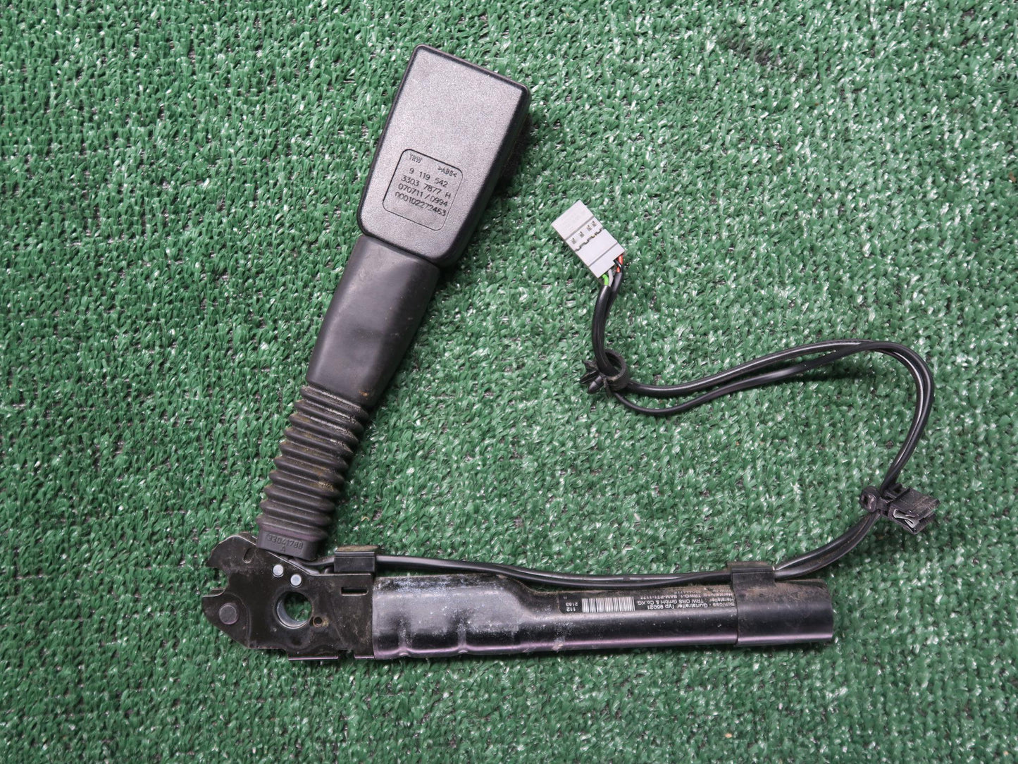 07-11 BMW E90 E91 3-SERIES FRONT LEFT DRIVER SIDE SEATBELT BUCKLE OEM