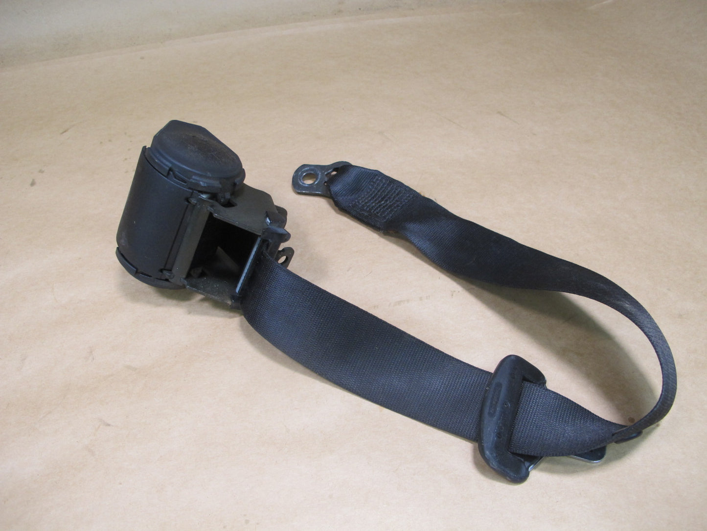 01-06 BMW E46 CONVERTIBLE REAR RIGHT & LEFT SIDE SEATBELT RETRACTOR SET OEM