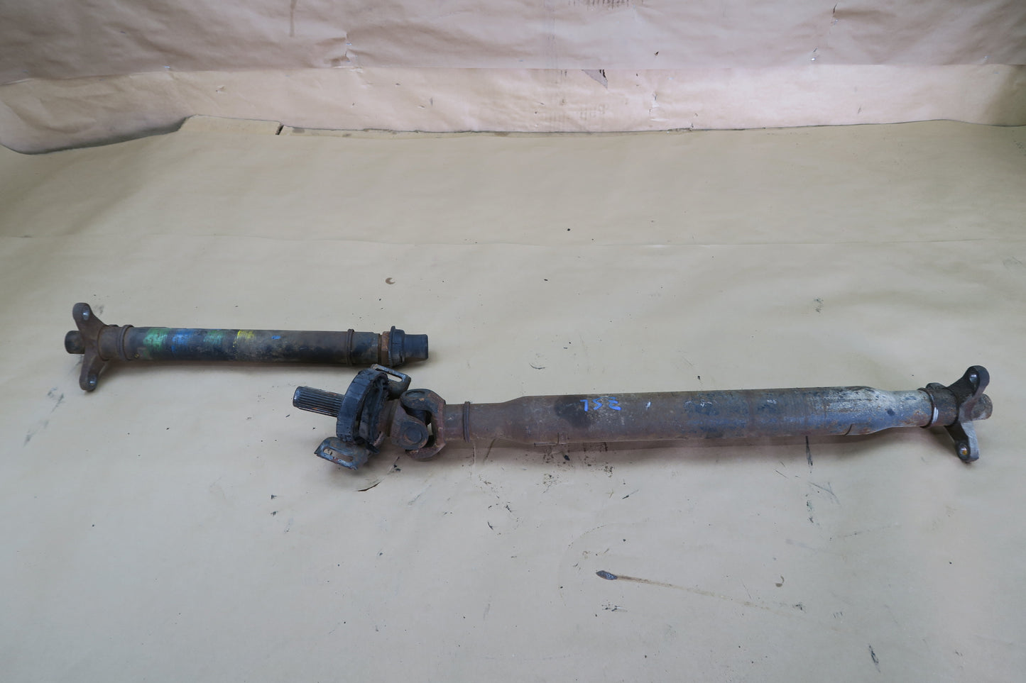 81-85 MERCEDES R107 380SL A/T REAR DRIVE SHAFT DRIVESHAFT OEM