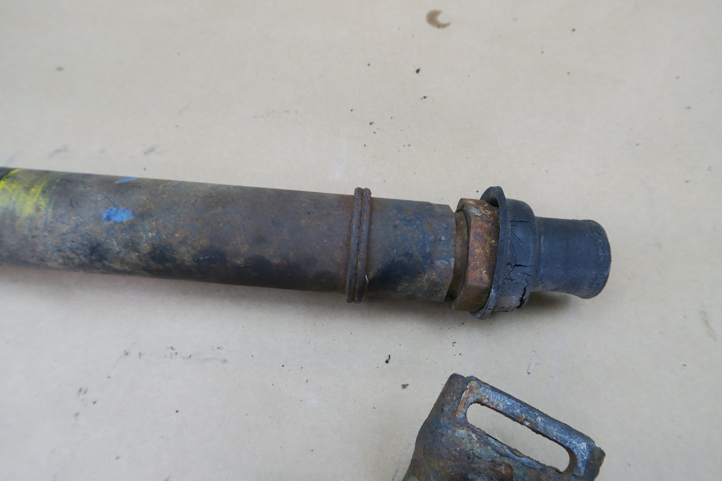 81-85 MERCEDES R107 380SL A/T REAR DRIVE SHAFT DRIVESHAFT OEM