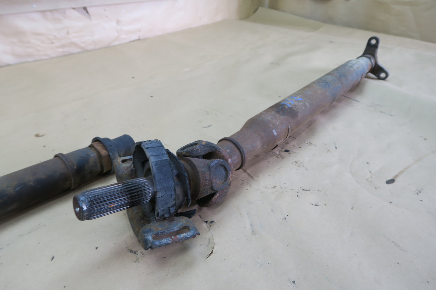 81-85 MERCEDES R107 380SL A/T REAR DRIVE SHAFT DRIVESHAFT OEM