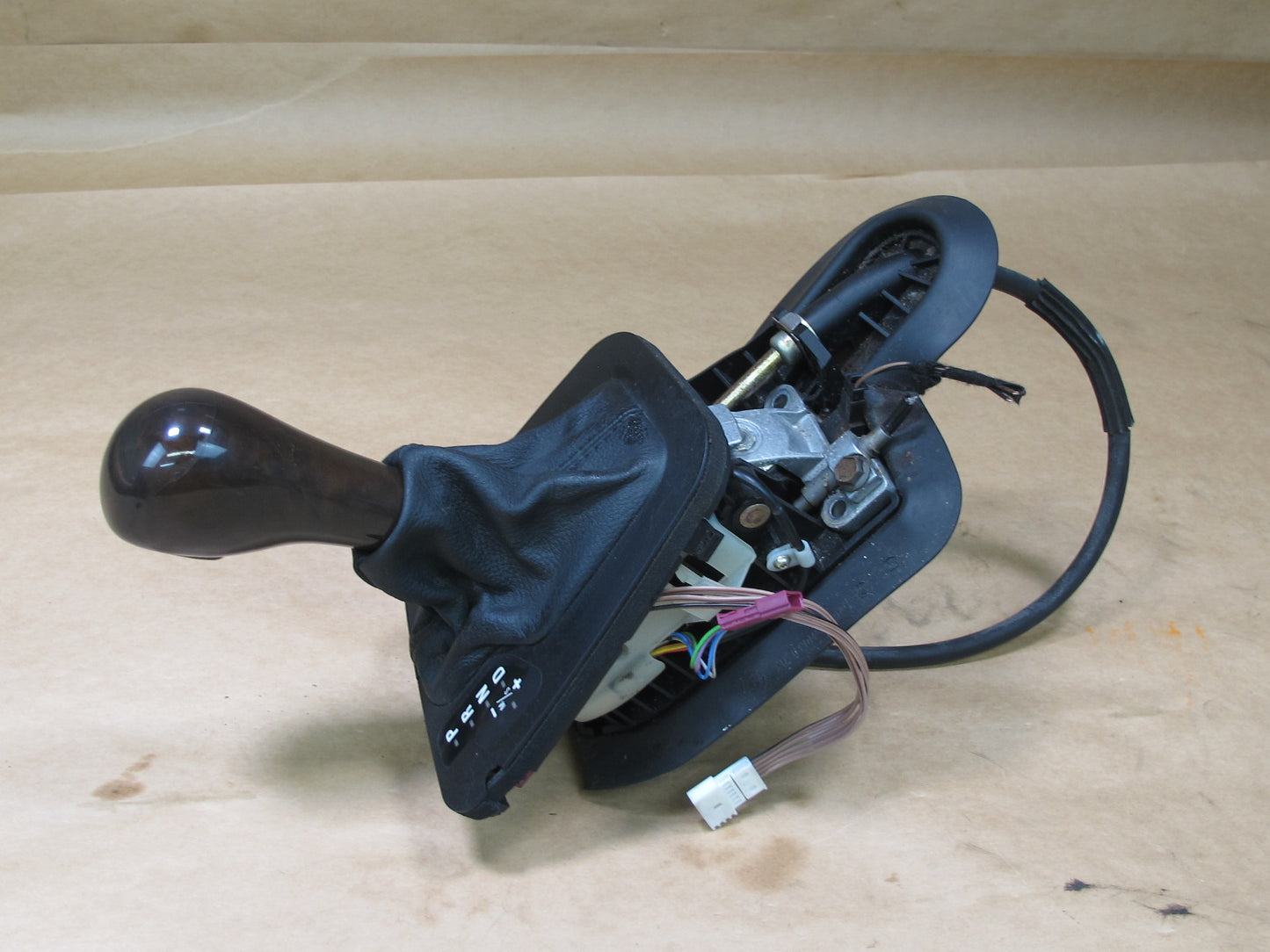 02-06 BMW E46 3-SERIES A/T Automatic Transmission Shifter w Cable 7060677 OEM