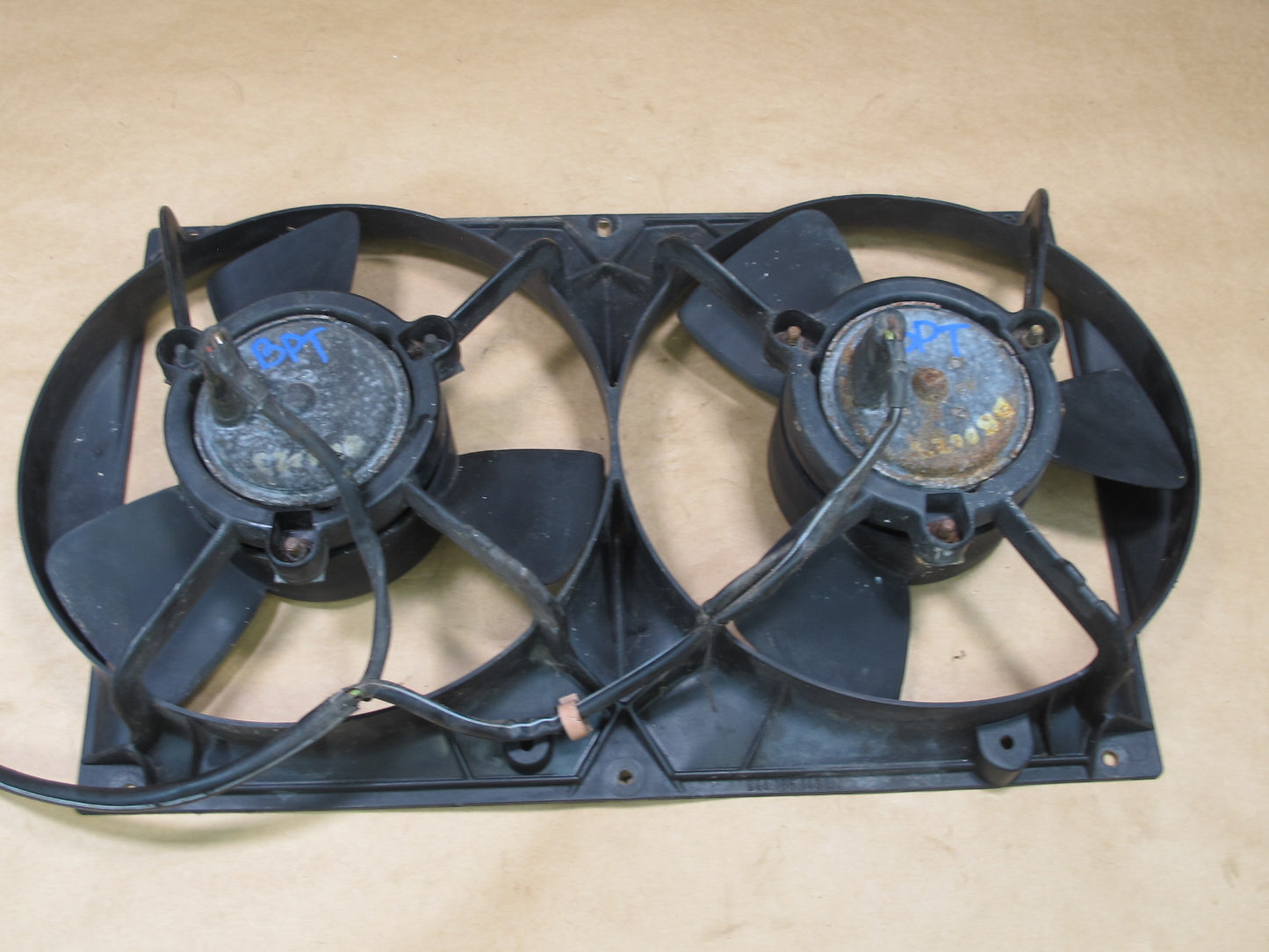 87-91 PORSCHE 944 924 S RADIATOR COOLING FAN MOTOR & SHROUD ASSY OEM