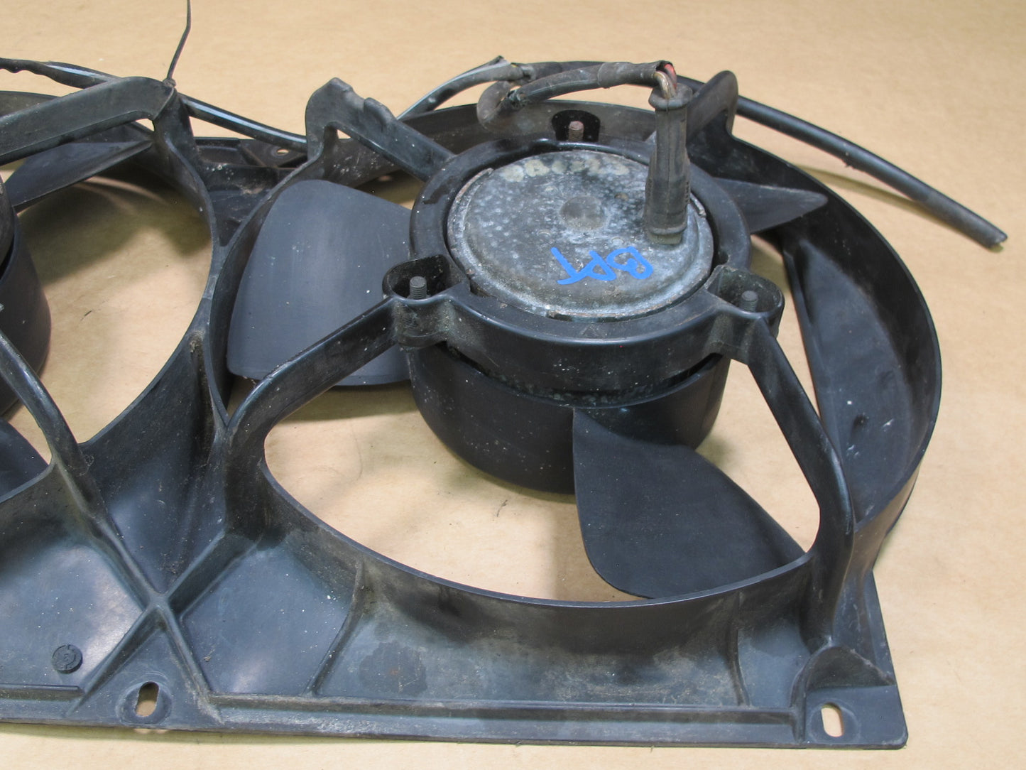 87-91 PORSCHE 944 924 S RADIATOR COOLING FAN MOTOR & SHROUD ASSY OEM