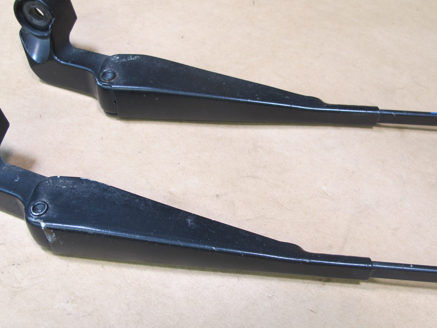 87-88 PORSCHE 924 S FRONT LEFT & RIGHT WINDSHIELD WIPER ARM SET OEM