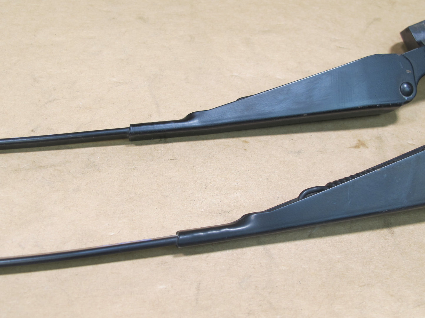 87-88 PORSCHE 924 S FRONT LEFT & RIGHT WINDSHIELD WIPER ARM SET OEM