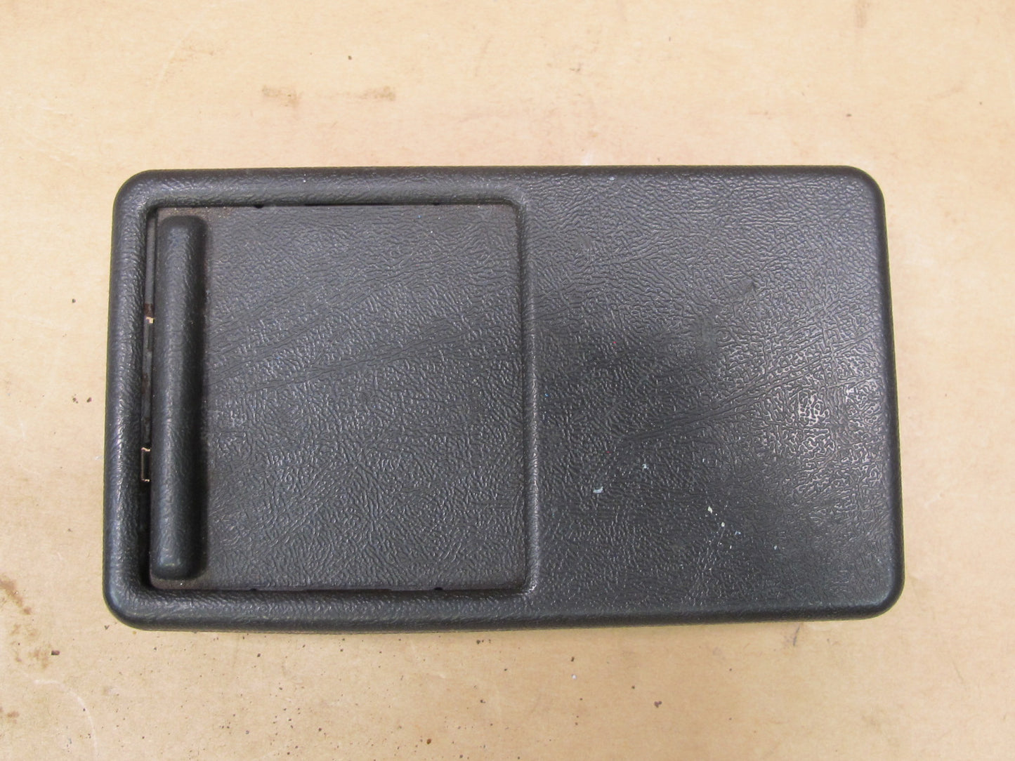 83-88 PORSCHE 944 924S CENTER CONSOLE ASHTRAY BLACK OEM