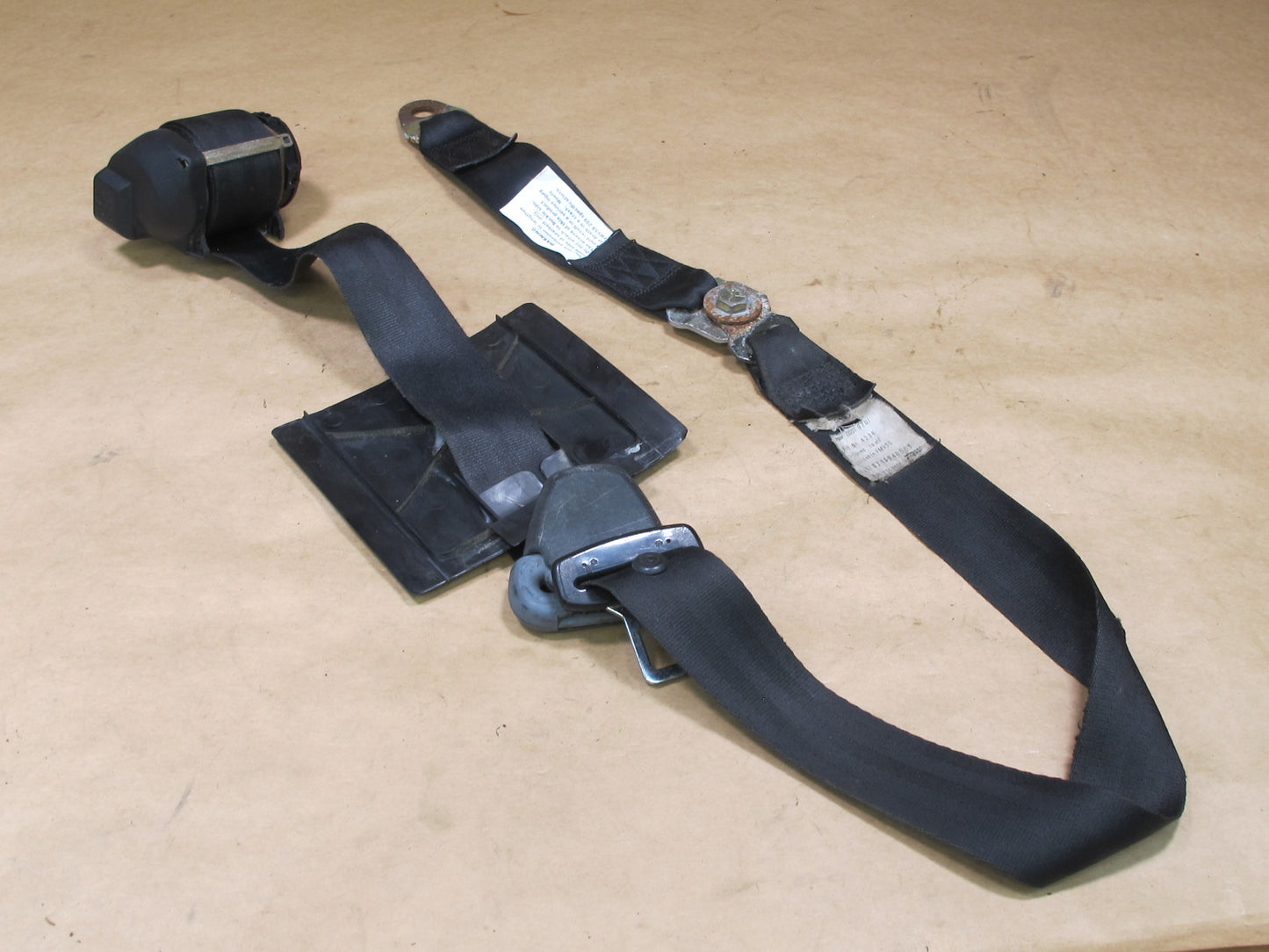 85-93 VOLKSWAGEN VW GOLF MK1 CABRIOLET FRONT & REAR SEATBELT RETRACTOR BUCKLE SET OEM