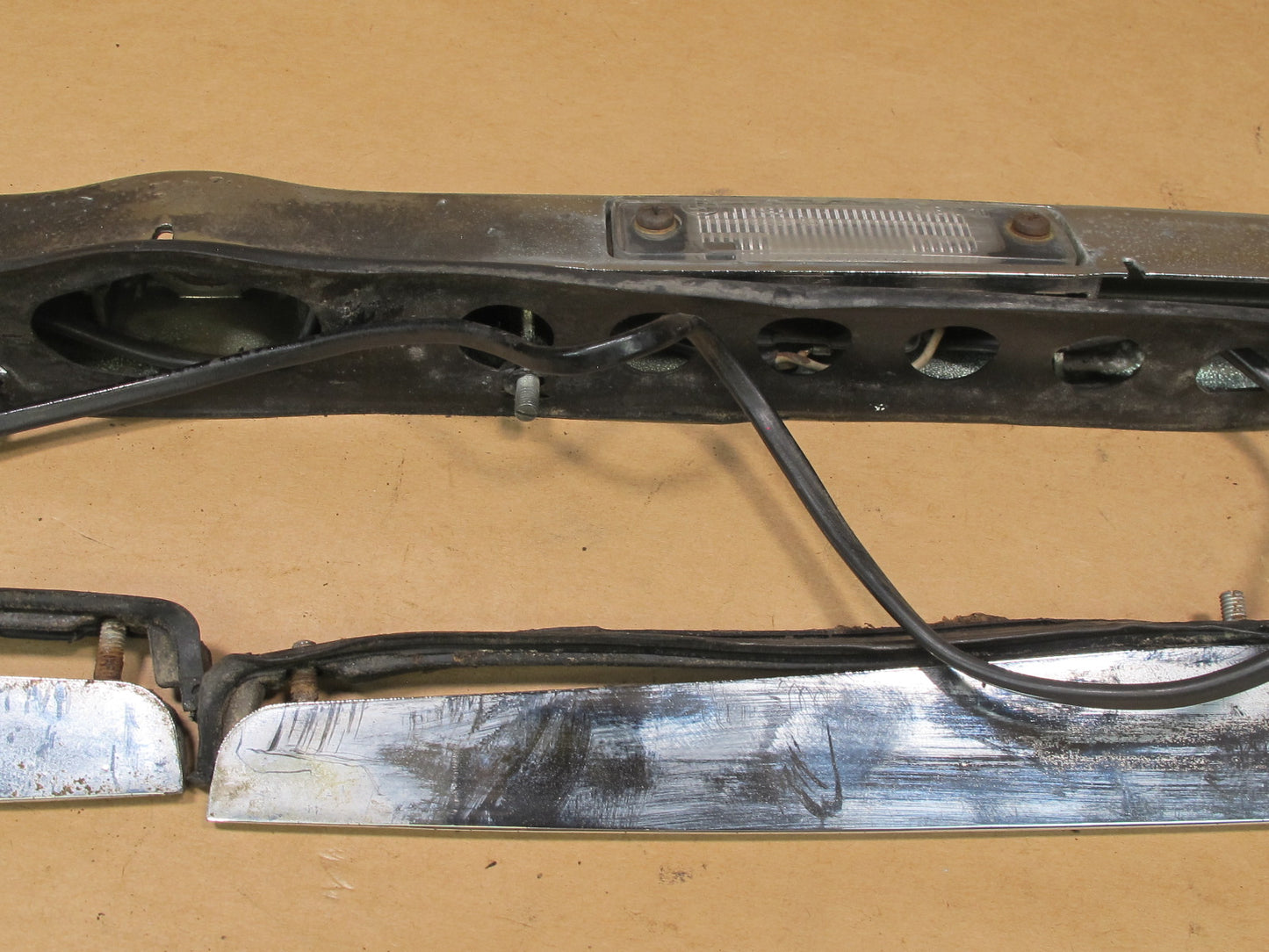 73-85 MERCEDES R107 REAR TRUNK LID LICENSE PLATE LIGHT LAMP CHROME MOLDING OEM