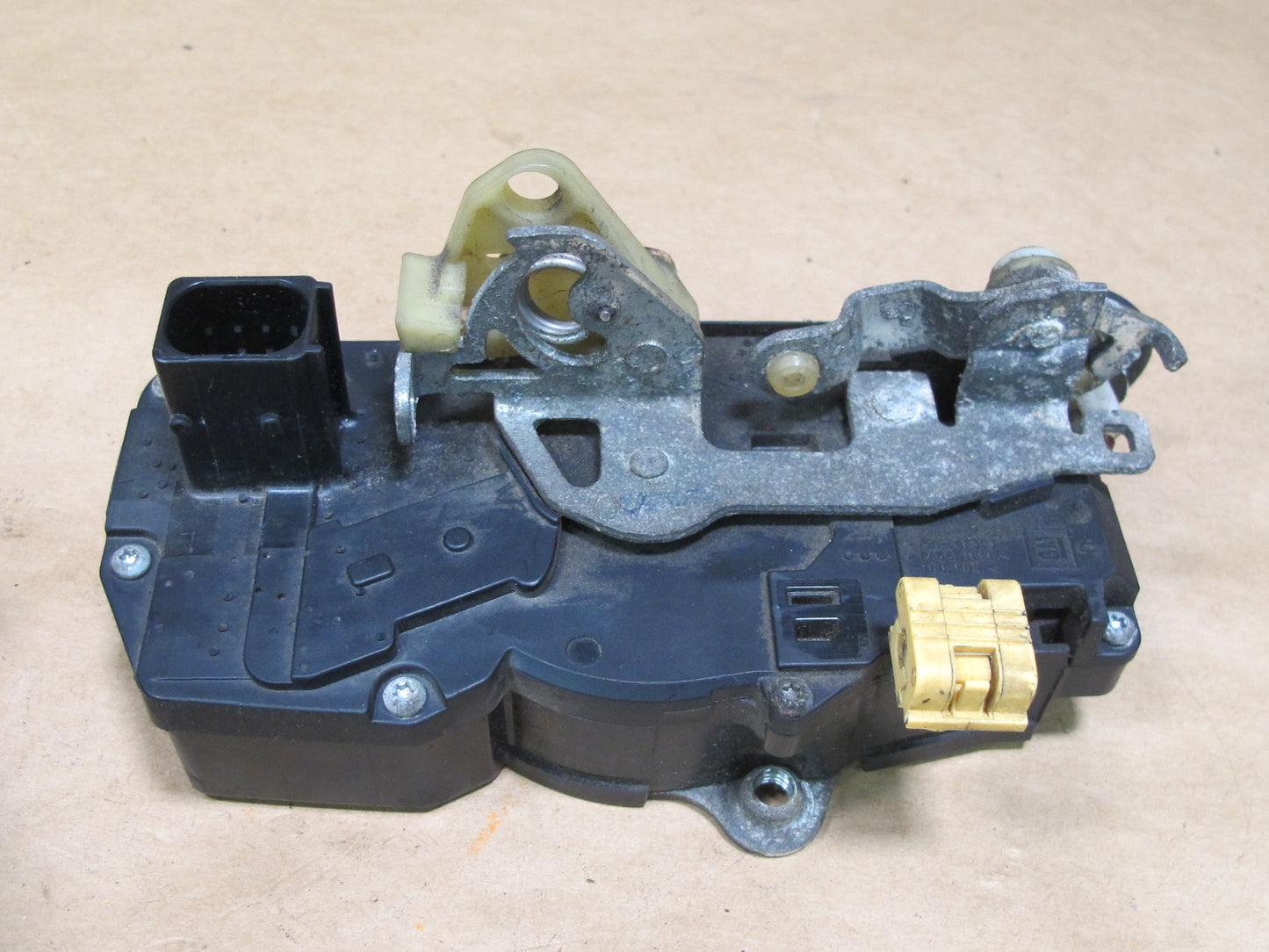 2003-2007 HUMMER H2 REAR RIGHT PASSENGER SIDE DOOR LOCK LATCH ACTUATOR