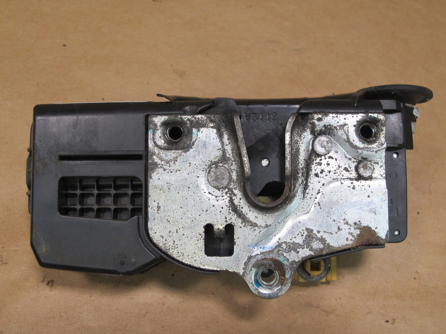 2003-2007 HUMMER H2 REAR LEFT DRIVER SIDE DOOR LOCK LATCH ACTUATOR