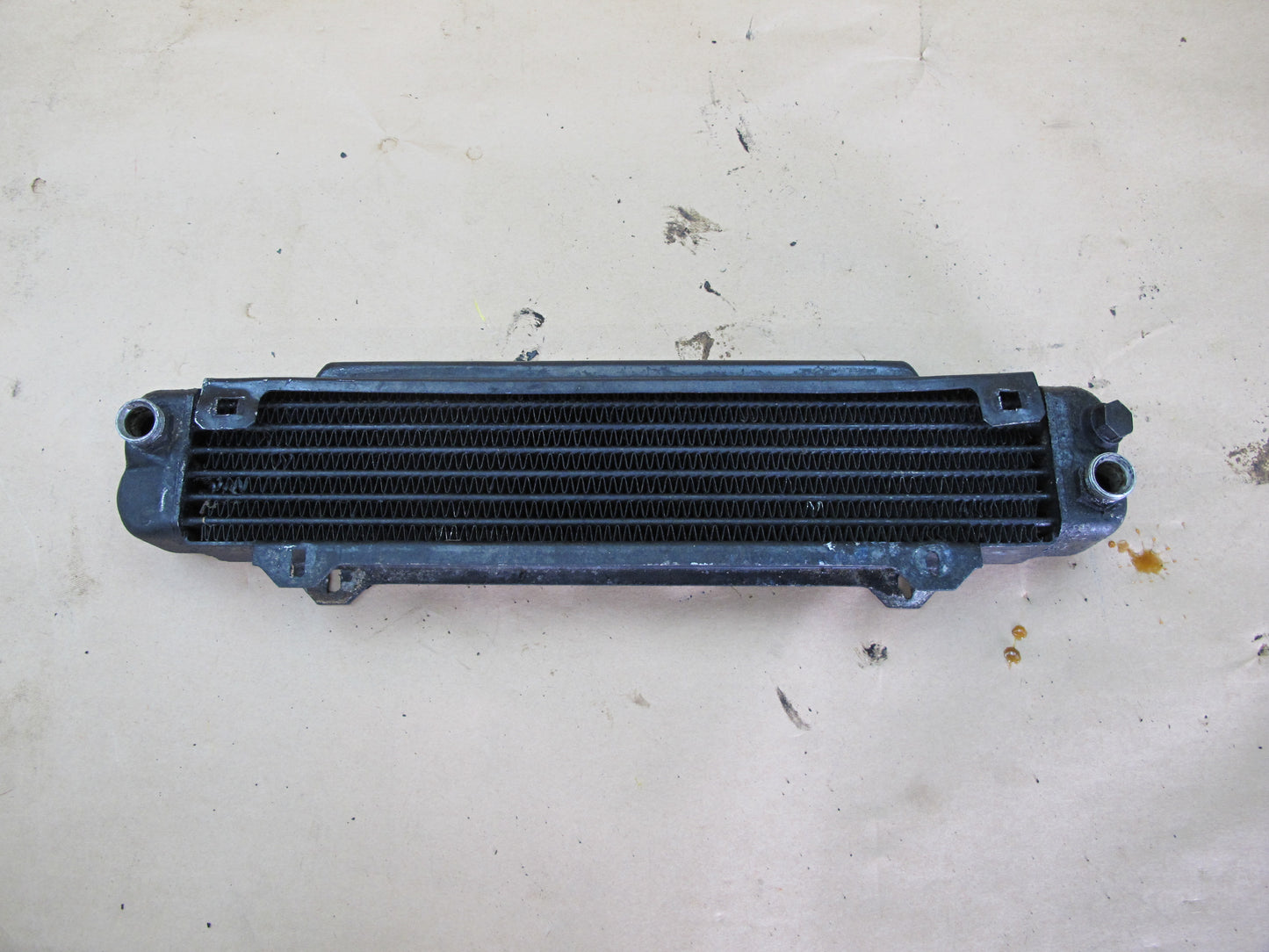 73-80 MERCEDES R107 450SL ENGINE OIL COOLER 1161800865 OEM