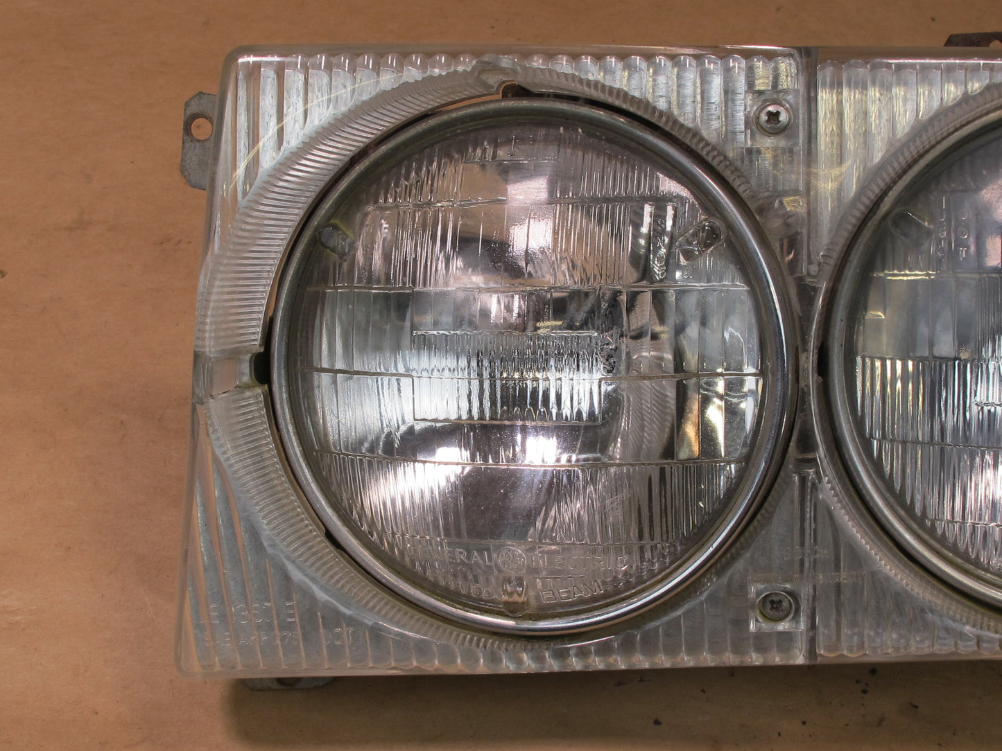 73-85 MERCEDES R107 SET OF 2 FRONT LEFT & RIGHT HALOGEN HEADLIGHT LAMP OEM