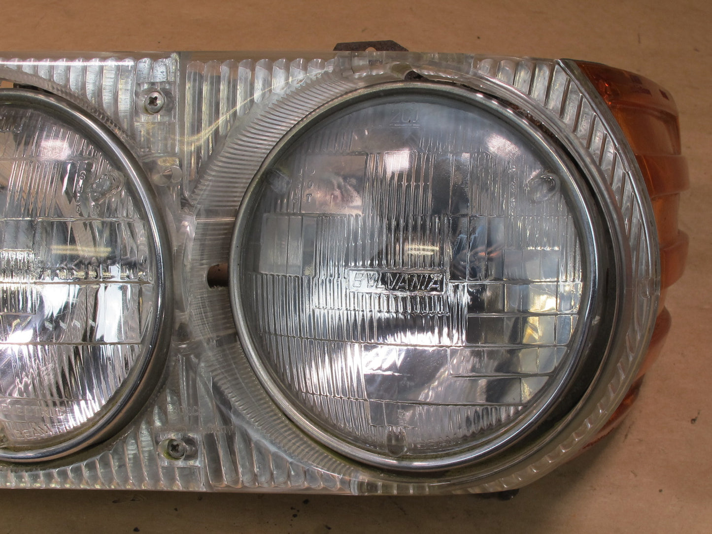 73-85 MERCEDES R107 SET OF 2 FRONT LEFT & RIGHT HALOGEN HEADLIGHT LAMP OEM