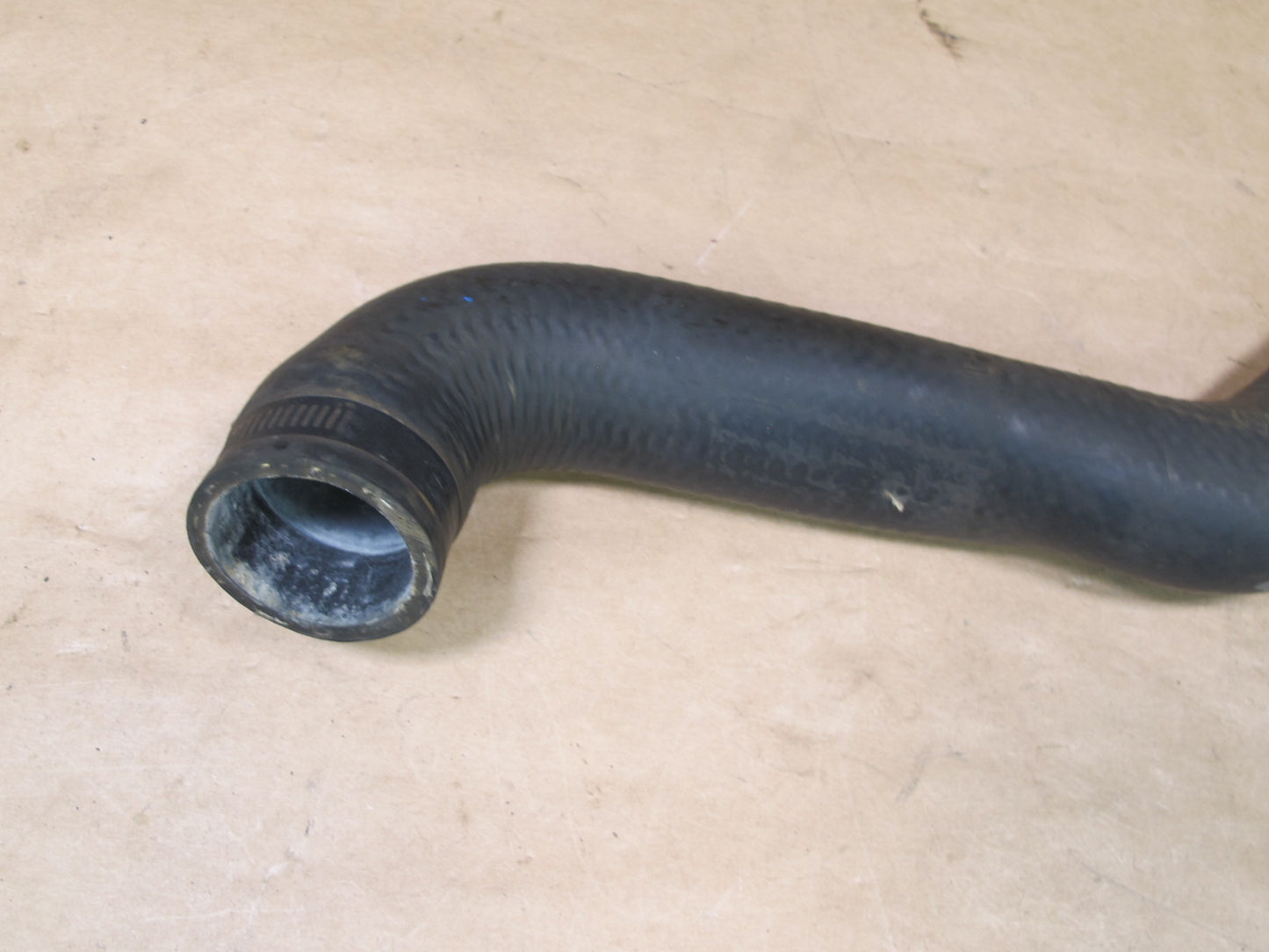 73-85 MERCEDES R107 ENGINE COOLING RADIATOR HOSE PIPE LINE OEM