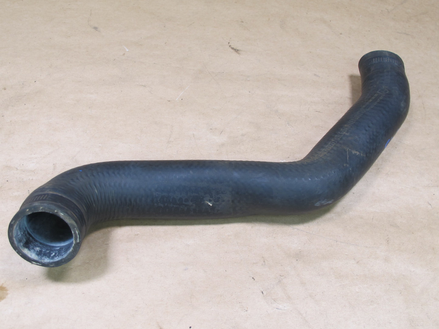 73-85 MERCEDES R107 ENGINE COOLING RADIATOR HOSE PIPE LINE OEM