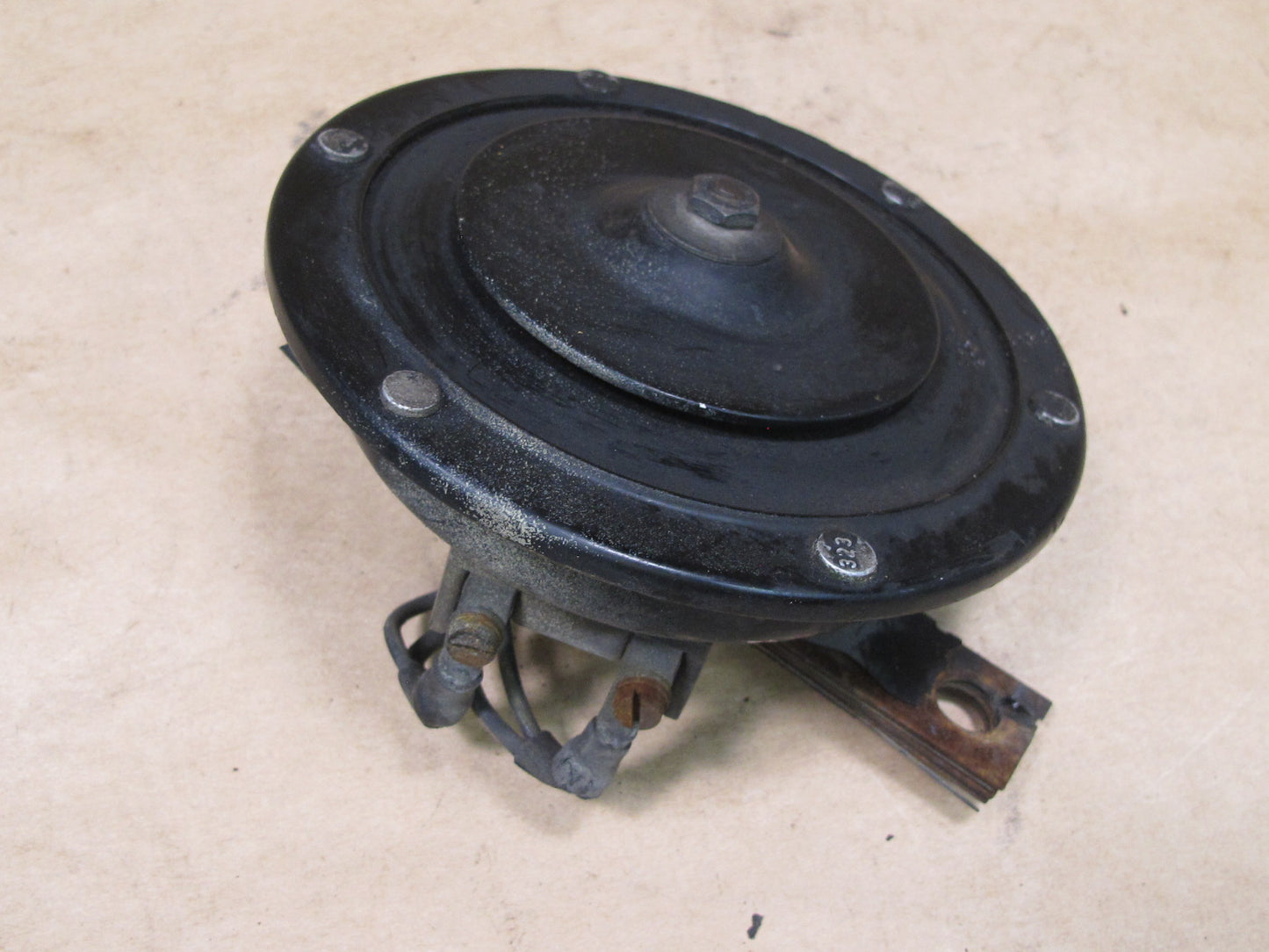 73-85 MERCEDES R107 ANTI THEFT ALARM HORN SIREN OEM