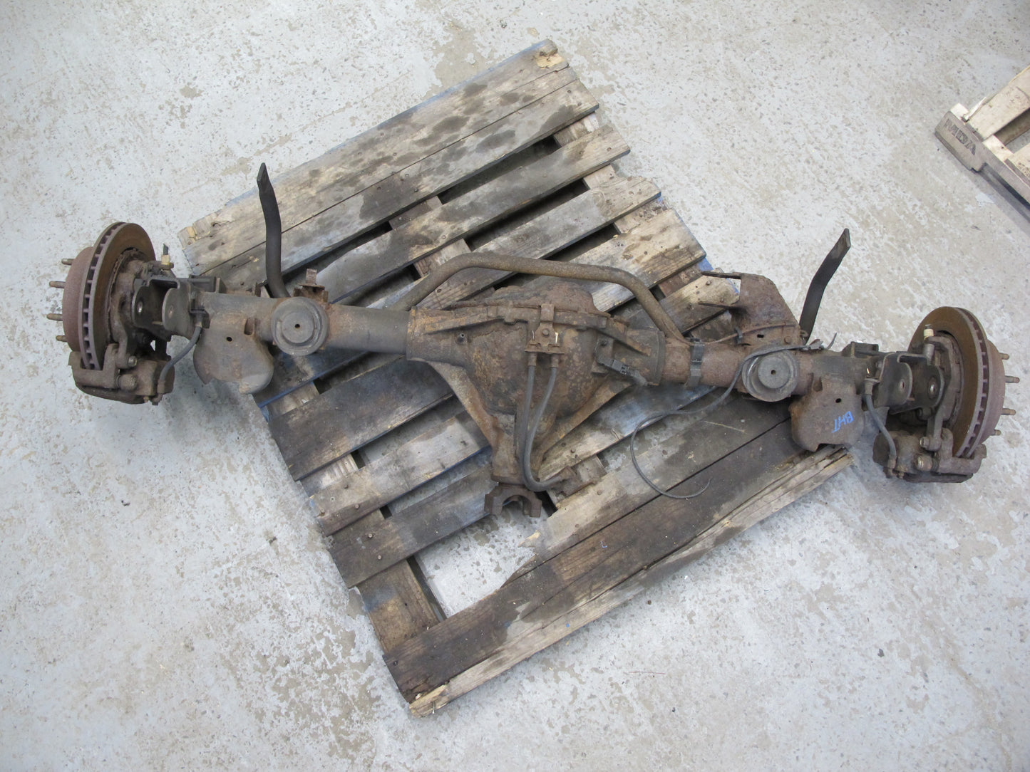 2003-2007 HUMMER H2 AWD 6.0L REAR AXLE DIFFERENTIAL W/ CALIPER & AXLE SHAFTS SET