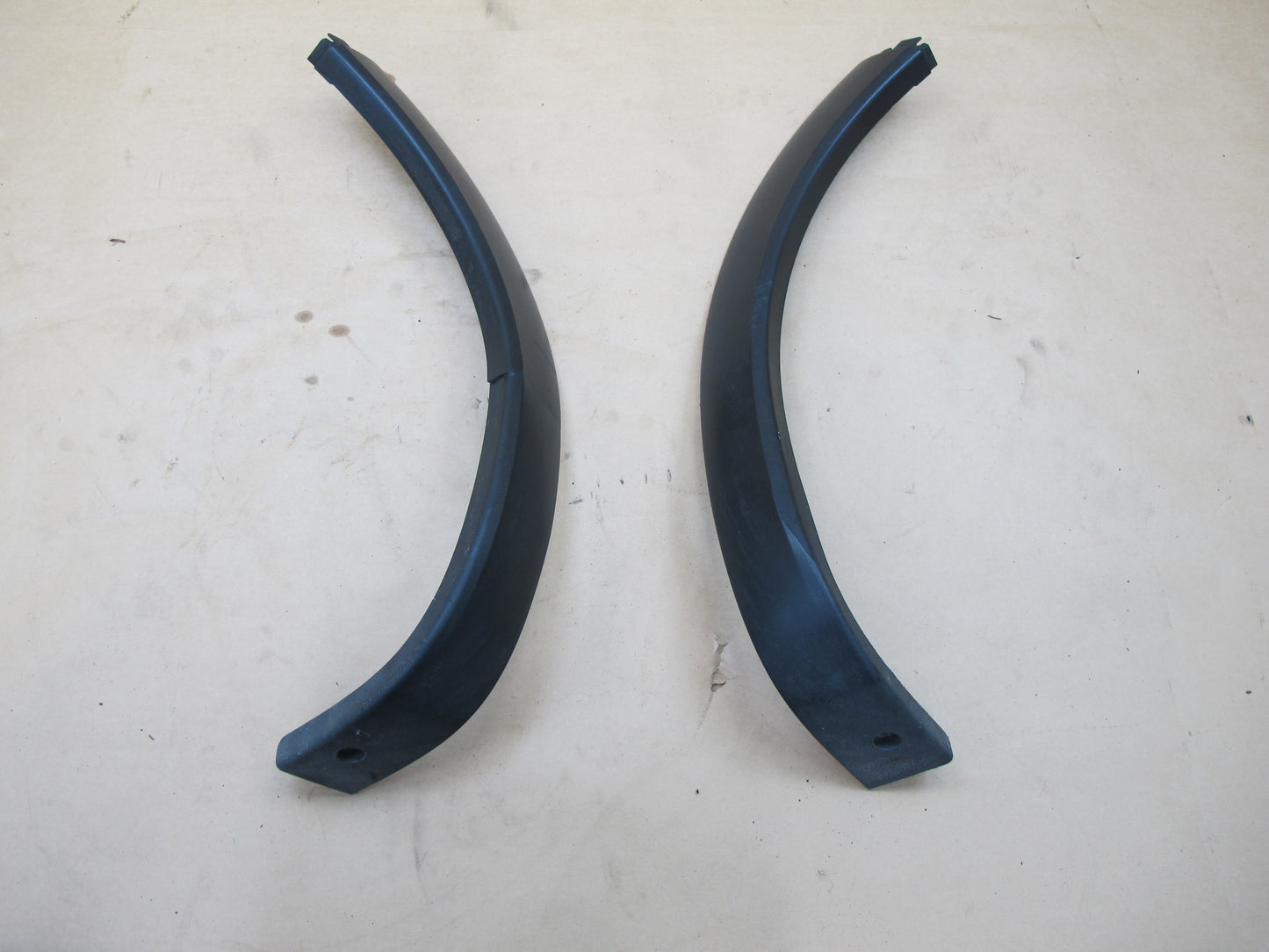 2011-2014 PORSCHE CAYENNE 958 REAR RIGHT & LEFT SIDE WHEEL ARCH MOLDING TRIM SET