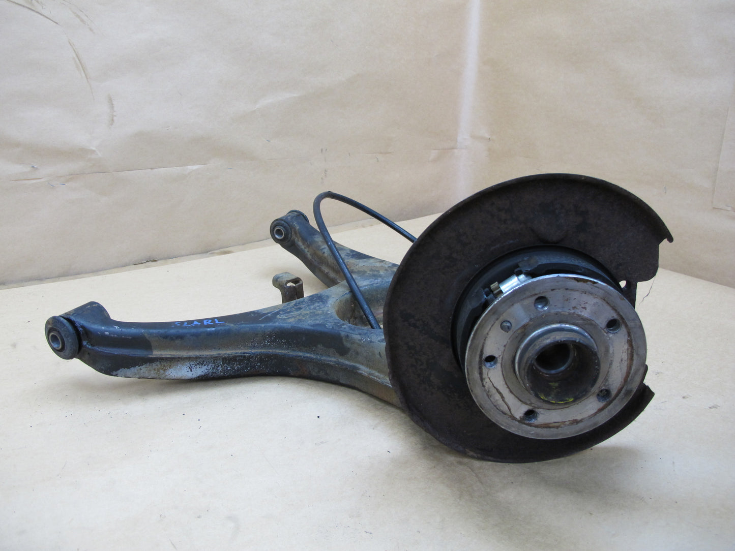 73-85 MERCEDES R107 REAR LEFT TRAILING ARM KNUCKLE WHEEL HUB BEARING OEM