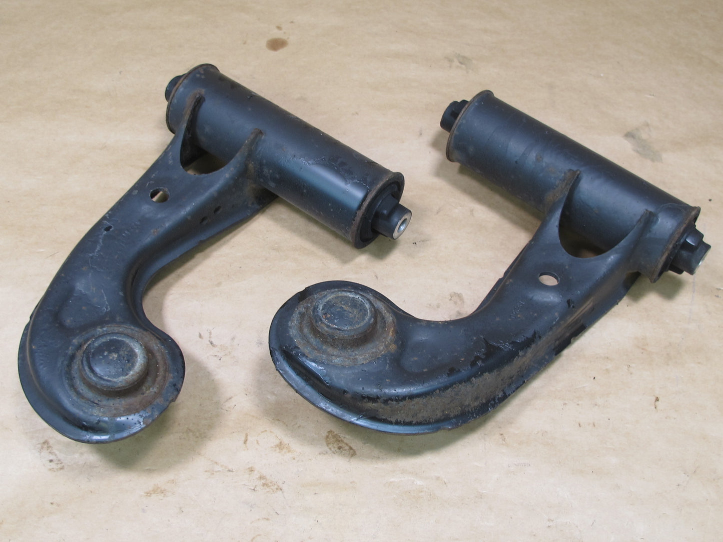 04-08 CHRYSLER CROSSFIRE SET OF 2 FRONT RIGHT & LEFT UPPER CONTROL ARM OEM