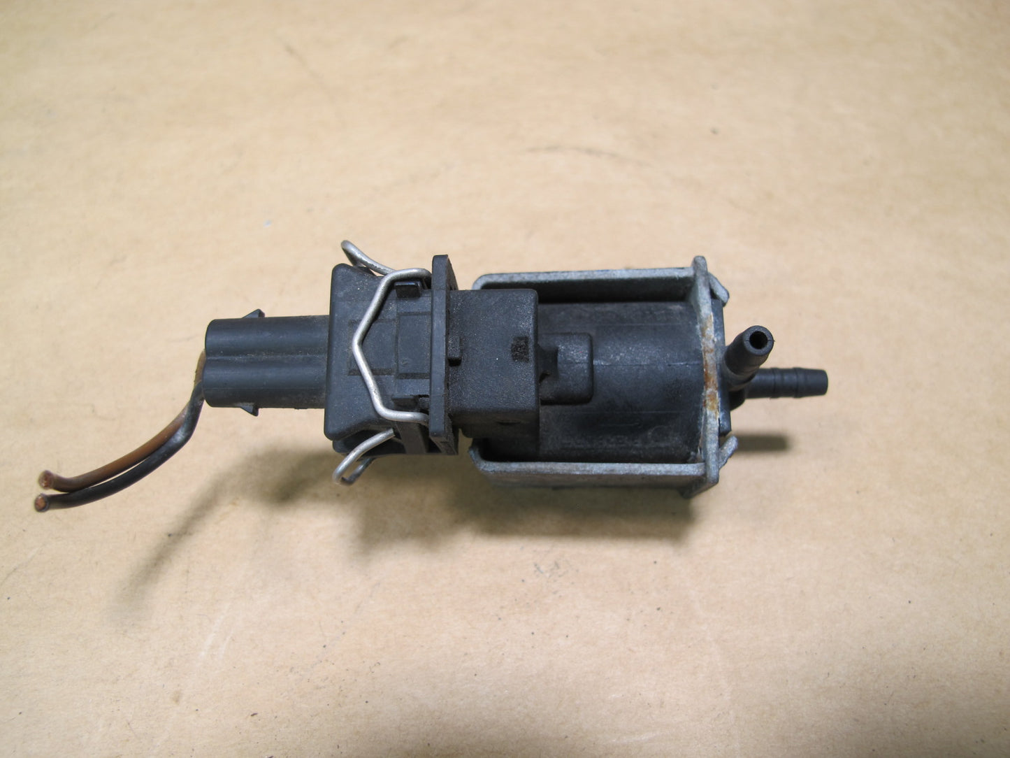 97-03 VW EUROVAN T4 PRESSURE SOLENOID VALVE 028906283 OEM