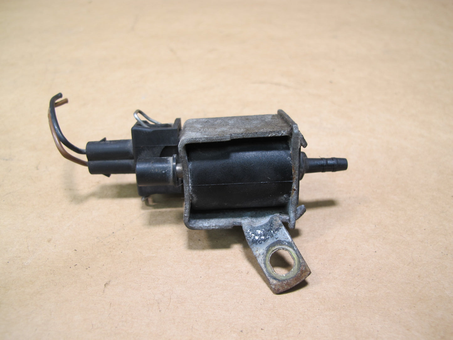 97-03 VW EUROVAN T4 PRESSURE SOLENOID VALVE 028906283 OEM