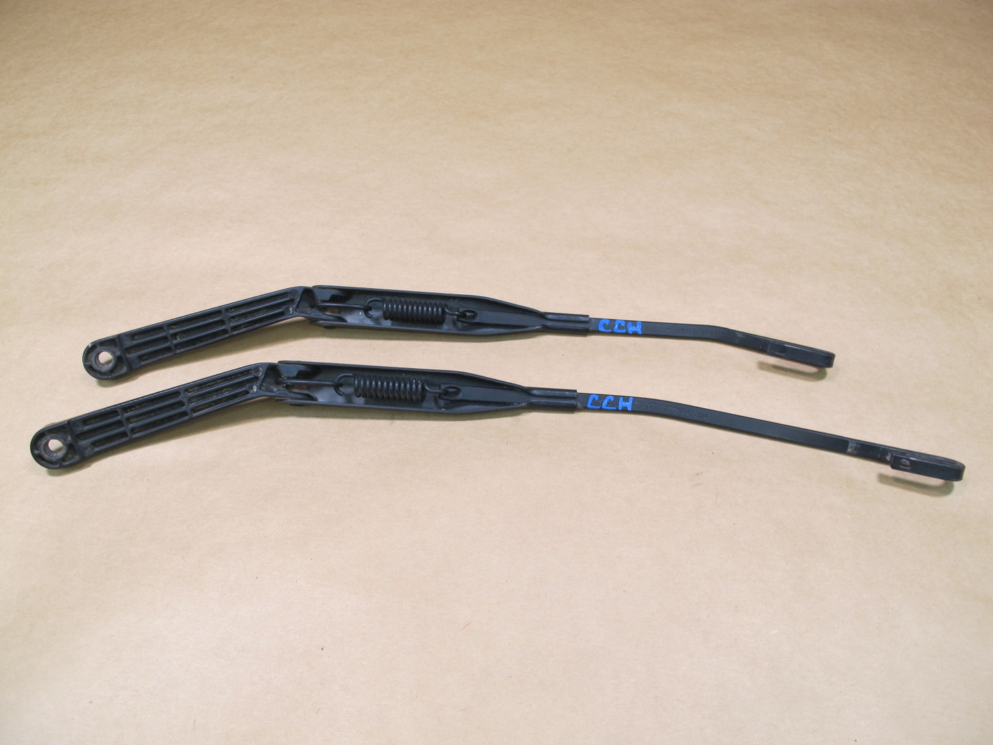 04-08 CHRYSLER CROSSFIRE SET OF 2 FRONT WINDSHIELD RIGHT & LEFT WIPER ARM OEM