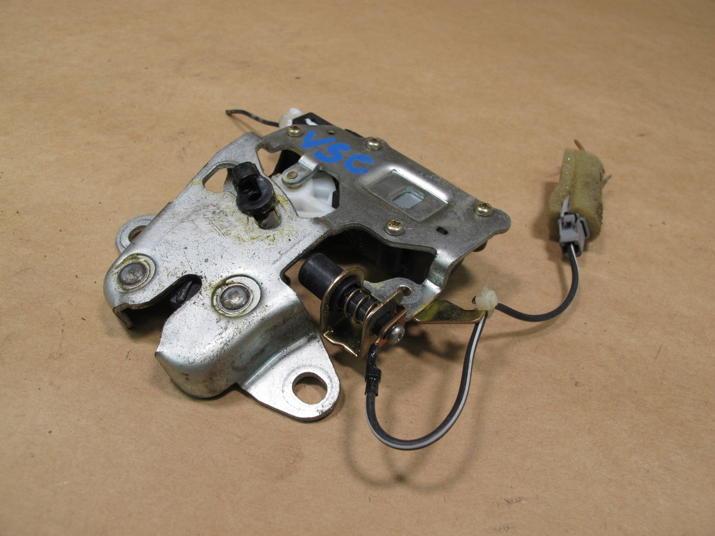 92-00 LEXUS SC400 SC300 REAR TRUNK LOCK LATCH ACTUATOR OEM