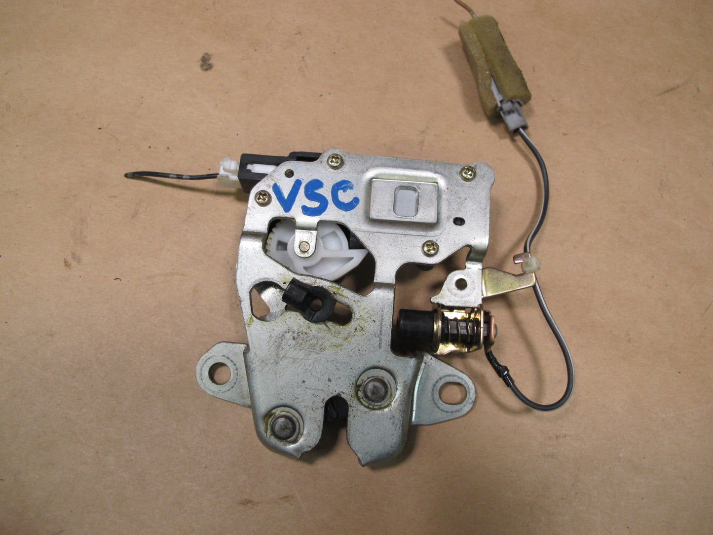 92-00 LEXUS SC400 SC300 REAR TRUNK LOCK LATCH ACTUATOR OEM